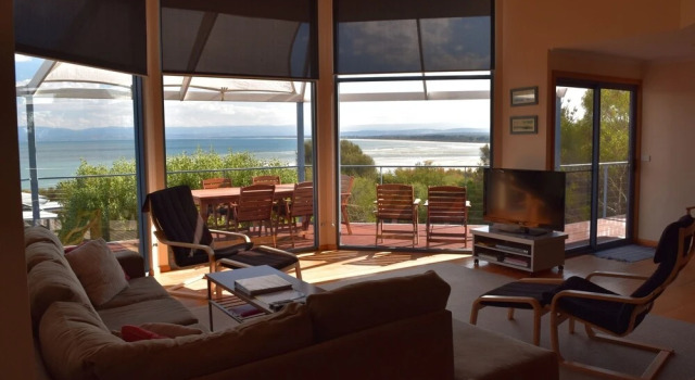 Waterline Holiday Home, Забронировать Отель Бизнес-отели Коулс-Бей, 4* 5*