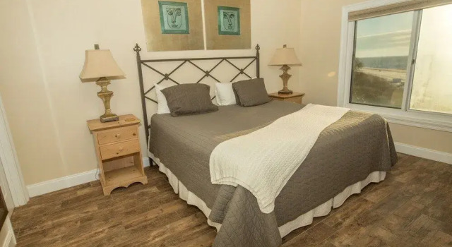 Destin On The Gulf 406 2 Bedroom Condo by RedAwning, Varaa Huoneisto Destin Emerald Coast