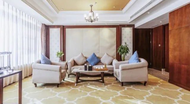 Люкс Linyi Shangcheng Blue Horizon Hotel
