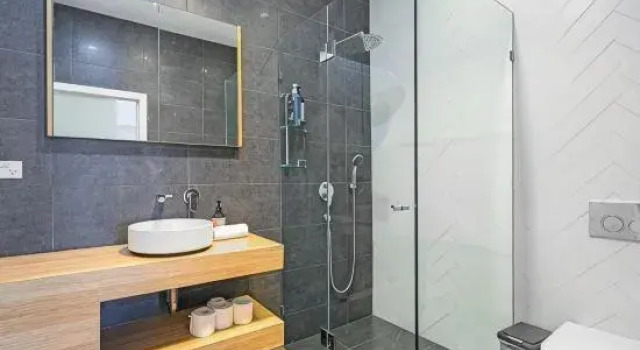 Spacious 4BR Riverfront Getaway in Taren Point, 予約 ホテル シドニー Sydney Region