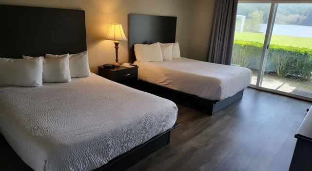 Lakeshore Lodge, Book Hotel Lakeside Oregon Coast