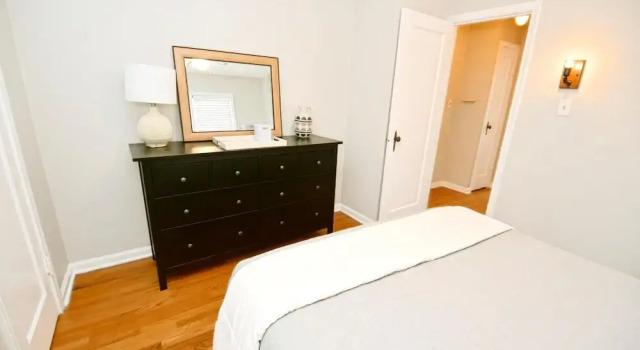 3 Bedroom Home 7 Blocks From ND Firepit 54231, Prenota Casa vacanze Hotel a Indiana con parcheggio, Parcheggio