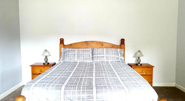 Spacious Holiday Home Closeby River in Alness!, Book Hotel Alness Northern Highlands