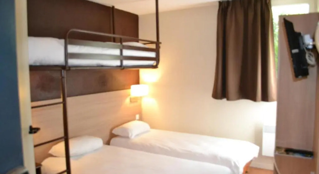 Трёхместный номер Standard Brit Hotel Tours Nord