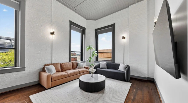 Номер Luxury Firehouse Lofts
