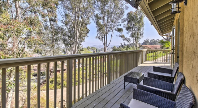 Коттедж с 4 комнатами с балконом Spacious El Cajon Villa - 14 Mi to Downtown