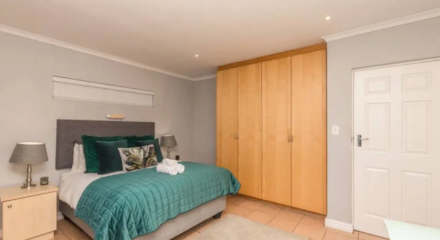 Spacious 4Br Home In Bo Kaap With Mountain And Ocean View 5 min From Cape Town CBD, Забронировать Апартаменты/квартира Отели Кейптауна с парковкой, рядом с Signal Hill Noon Gun, Парковка