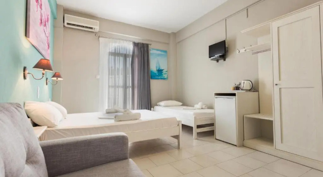 Четырёхместный номер Standard с видом на море Protopapas Rooms