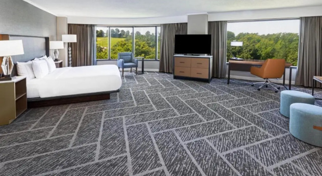 Двухместный полулюкс DoubleTree by Hilton Tulsa - Warren Place