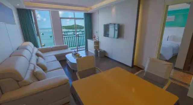 Люкс Deluxe Jinfeng Seaview Hotel (Yangjiang Dongping Pearl Bay Branch)