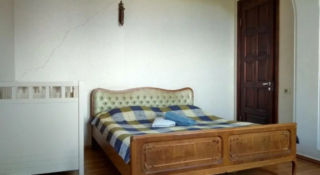 House With Beautiful Garden And Cellar, Prenota Hotel Hotel a Tbilisi con parcheggio, Parcheggio