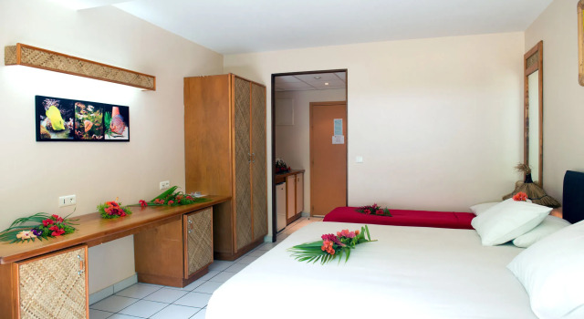 Hotel Hibiscus, Book Hotel Papetoai Moorea