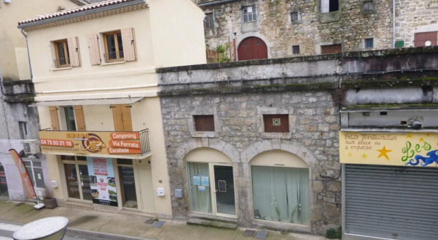 House With 3 Bedrooms in Joyeuse, With Wonderful Mountain View, Terrac, Забронировать Отель Жуайёз Ardèche, рядом с Le Petit Rocher