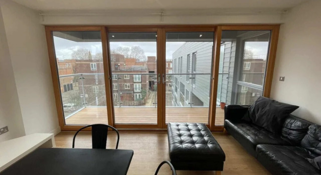 Peaceful 1BD Flat With Balcony - Bethnal Green, Varaa Huoneisto Asunnot kohteessa Merseyside, Huoneisto