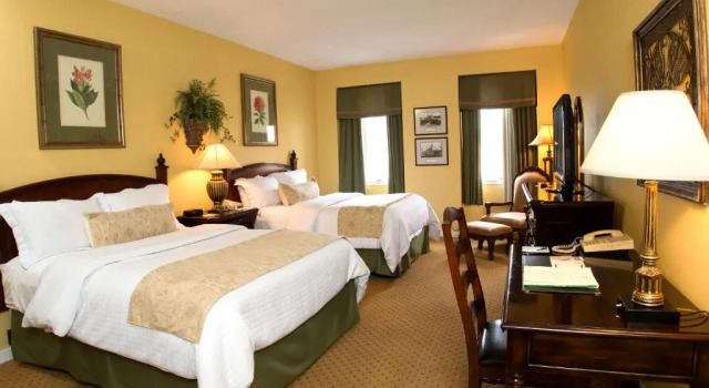 Четырёхместный номер Standard Nassau Inn