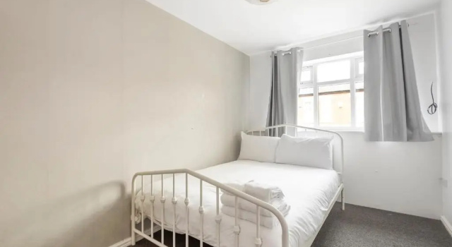 Апартаменты Entire Home - Cosy 3 Bedroom House Close to Levenshulme Station 13 Mins to Manchester City Centre