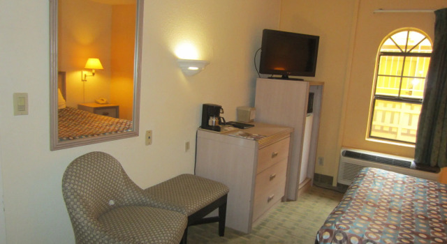 The Aqua Pacific Hotel