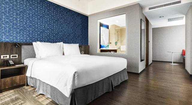 Двухместный номер Standard с видом на реку Holiday Inn Express Kaohsiung Love River by IHG