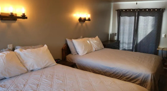Четырёхместный номер Standard Columbine Inn