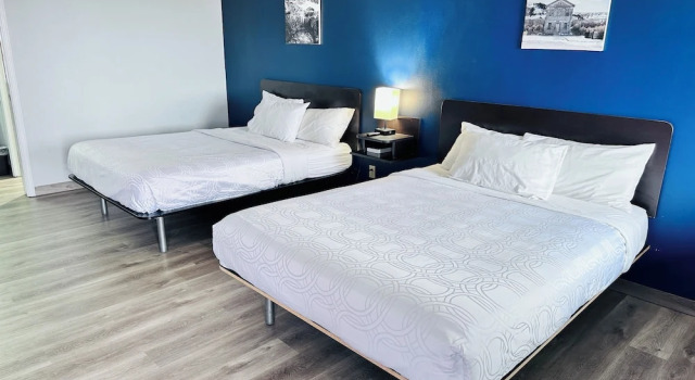 Четырёхместный номер Standard c 1 комнатой с видом на город The Beaverhead Lodge