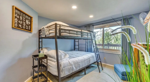 Апартаменты Cozy Estes Park Condo w/ Balcony + Fireplace!