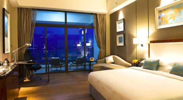 Номер Deluxe Forest City Marina Hotel
