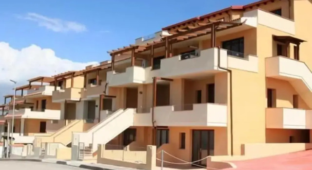 Air-conditioned, in Residence, With Pool and Patio