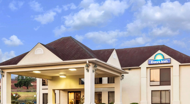 Days Inn by Wyndham Sanford, Забронировать Мини-отель Сэнфорд Северная Каролина
