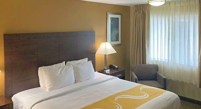 Номер Standard Quality Inn Ontario