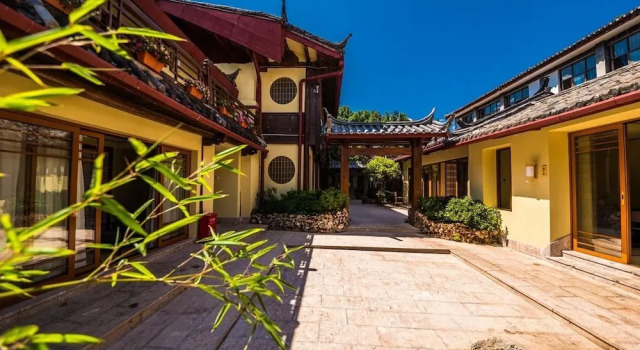 Lijiang Moreline Lodge, Забронировать Отель Лицзян Юньнань, рядом с Улица Сквер-стрит Древнего города Даянь