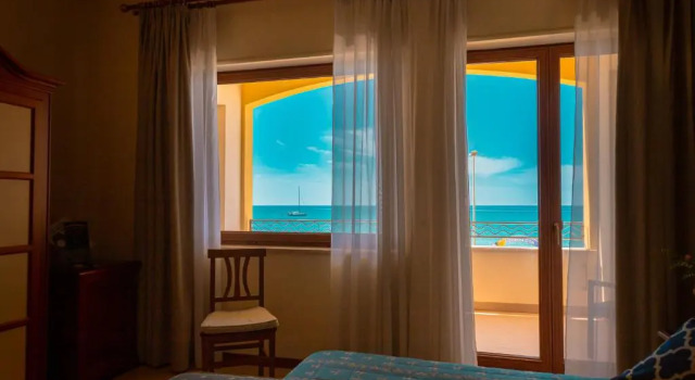 Трёхместный номер Standard с видом на море Hotel Riva Del Sole