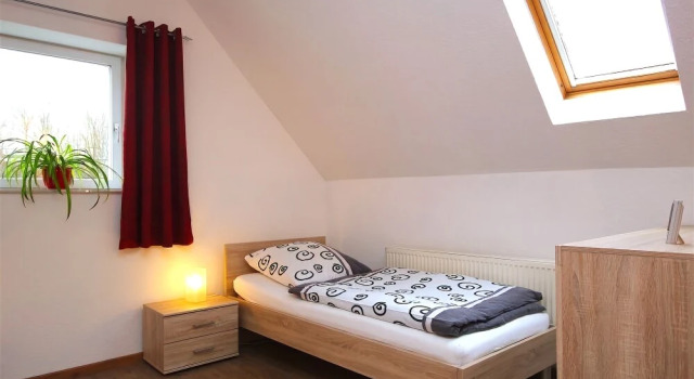 Private Apartment Am Kanal, Book Apartment Garbsen 