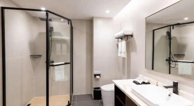 Четырёхместный люкс Dijing Hotel Shanghai