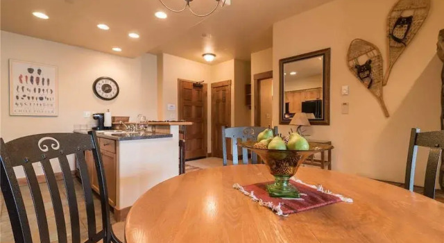 Номер Standard Tl2212 Stunning Condo with Private Balcony Overlooking the Pool