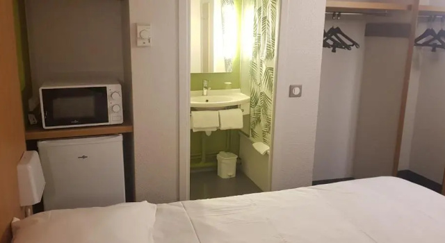 Двухместный номер Standard Kyriad Direct Poitiers - Gare du Futuroscope