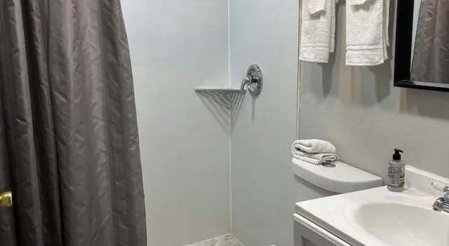 Номер Economy Outpost Motel