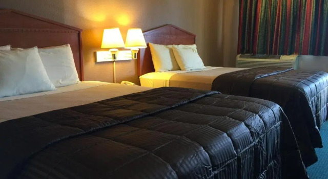 Четырёхместный номер Standard Budget Inn - Saint Robert
