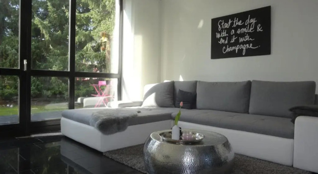 Apartment Black & White Neuss, Забронировать Апартаменты/квартира Нойс Северный Рейн-Вестфалия