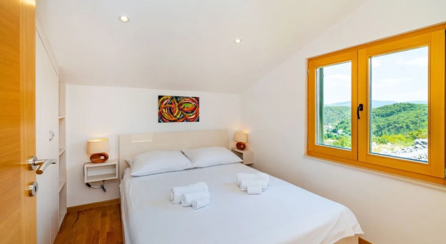 A2 Beautiful apt w. Magnificent View and Pool use, Varaa Hotelli Novigrad Kroatia