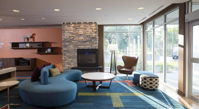 Fairfield Inn & Suites by Marriott Detroit Lakes, Varaa Hotelli Hotellit Minnesota pysäköinnillä, Pysäköinti