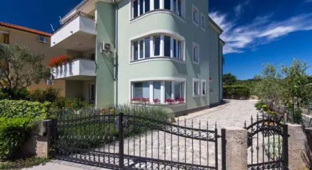 Kosic Studio, Забронировать Апартаменты/квартира Отели Крка с парковкой, рядом с Krk Harbour, Парковка