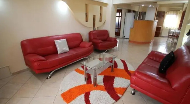 Apartment Mall Luxury 90mp, Rezerwuj Apartament Hotele w Carpathians - Romania z parkingiem, Parking