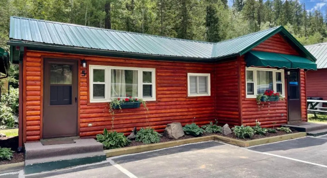 Бунгало Deluxe Whitetail Creek Camping Resort
