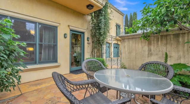 Коттедж Cypress House & Studio, Walk To Healdsburg Plaza 3 Bedroom Home by RedAwning