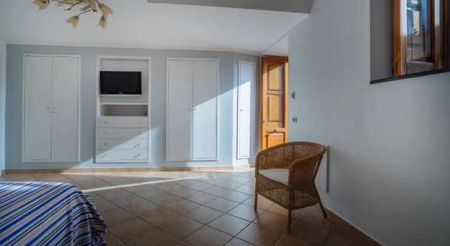 The View House, Забронировать Отель Отели Вико-Экуенсе с парковкой, рядом с Железнодорожный вокзал Сеяно компании Circumvesuviana, Парковка