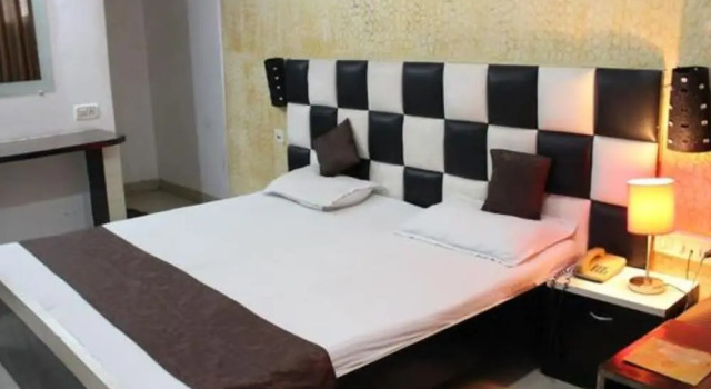 Номер Luxury Hotel Amit Regency