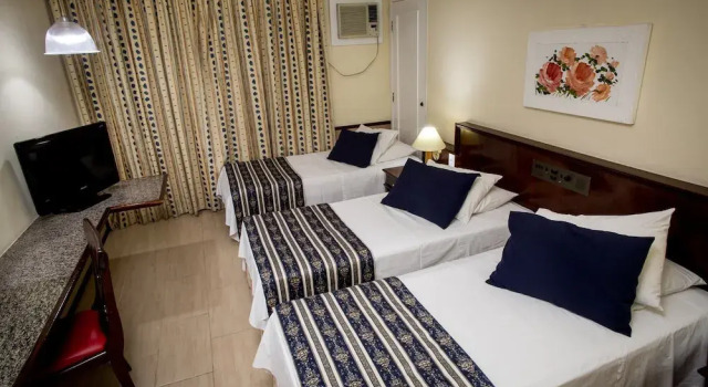 Трёхместный номер Standard с балконом Hotel Dan Inn Campinas Cambuí - Um Hotel Clássico em Campinas By Nacional Inn
