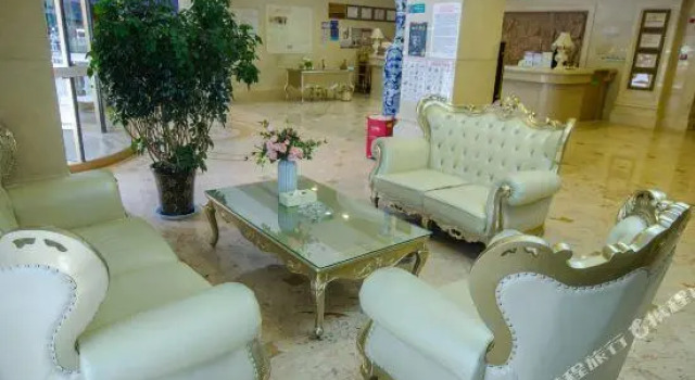 Люкс Vienna International Hotel (Lhasa Jokhang Temple Ancient City)
