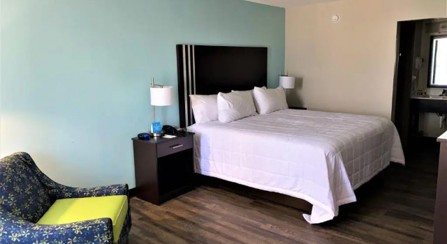 Номер Standard Days Inn by Wyndham Goldsboro