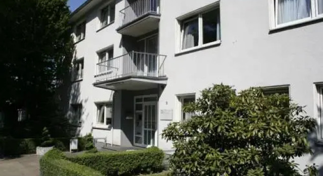 Gästehaus im Kolping-Berufsbildungswerks Essen, Забронировать Гостевой дом Гостевые дома Эссен, Гостевой дом